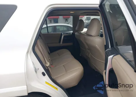 2010 Toyota 4Runner Sr5 V6 z USA, uszkodzony, nr VIN JTEZU5JR2A5002452